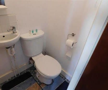 Spencer Inn Apartments Harrow Dış mekan fotoğraf