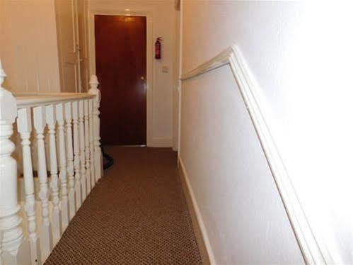 Spencer Inn Apartments Harrow Dış mekan fotoğraf