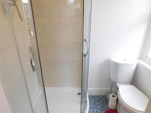 Spencer Inn Apartments Harrow Dış mekan fotoğraf