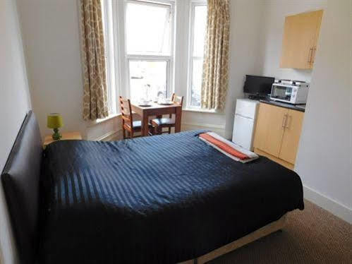 Spencer Inn Apartments Harrow Dış mekan fotoğraf